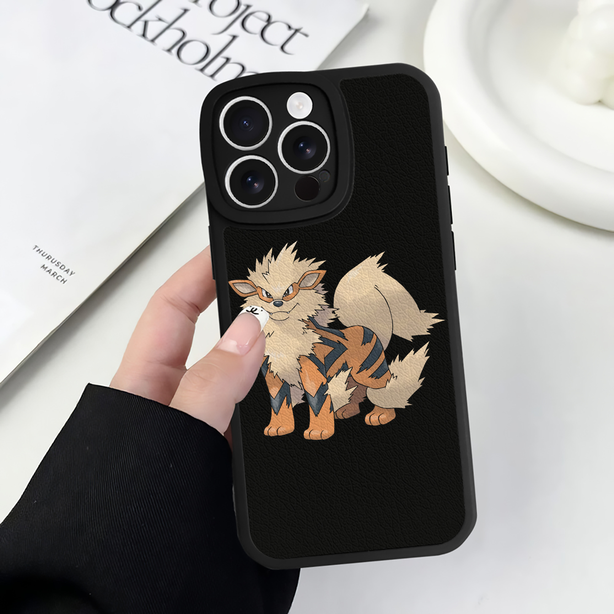 （画像用） ポケットモンスター Pokémon 【iPhone 16シリーズ対応】シリコンスマホケース（レザー調） 材質：シリコン
